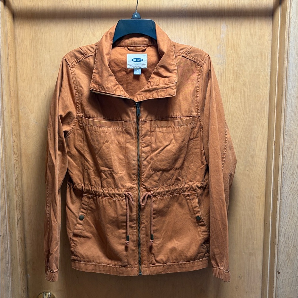 Old Navy lightweight jacket. 4 pockets in front. Great shape. Medium.